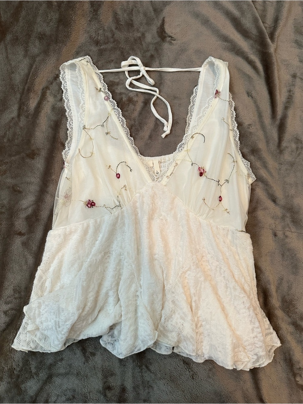 Buckle Cream Lace-Trim Peplum Tank Top